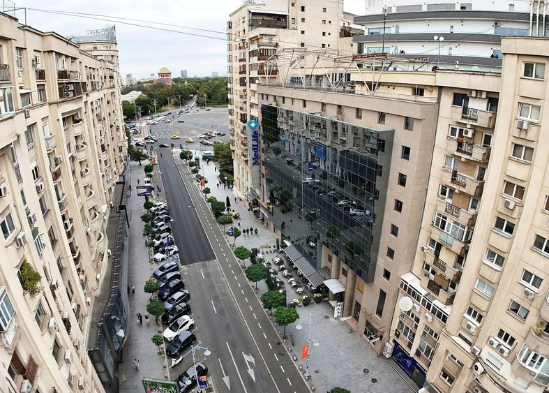 Birou, de 4,660 mp, în P-ța Victoriei