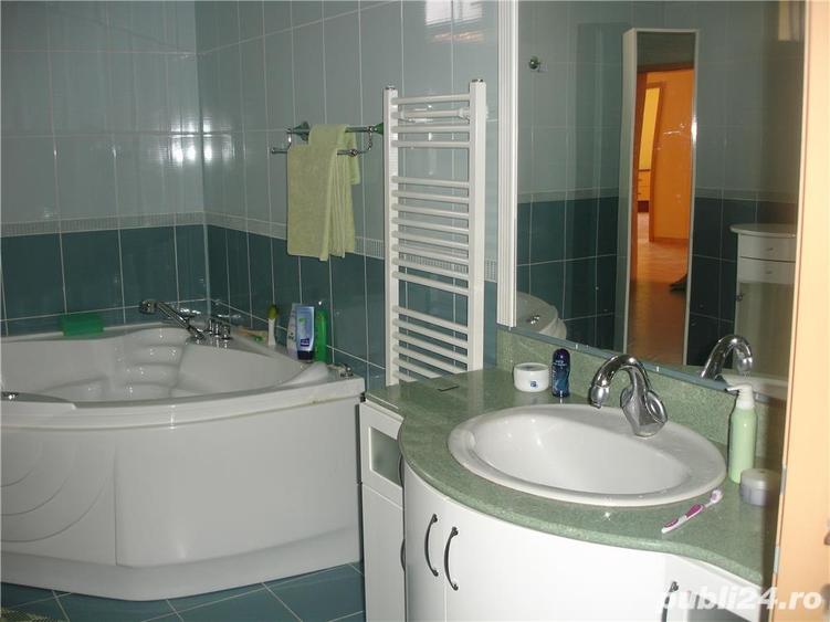 Casă cu 11 camere cu Teren 300 Mp în Bogodinț