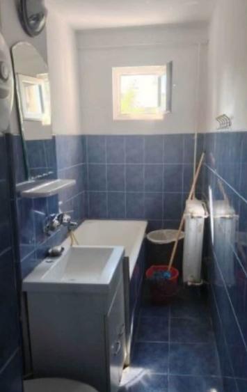Apartament cu 2 camere semidecomandat în Km 4-5