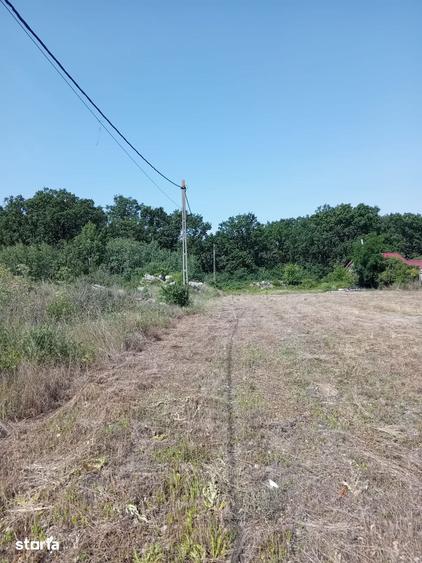 Teren de 3300 mp, în Centura