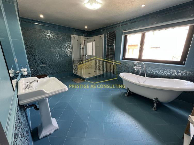 Casă individuală cu 7 camere cu Canalizare în Lipovei