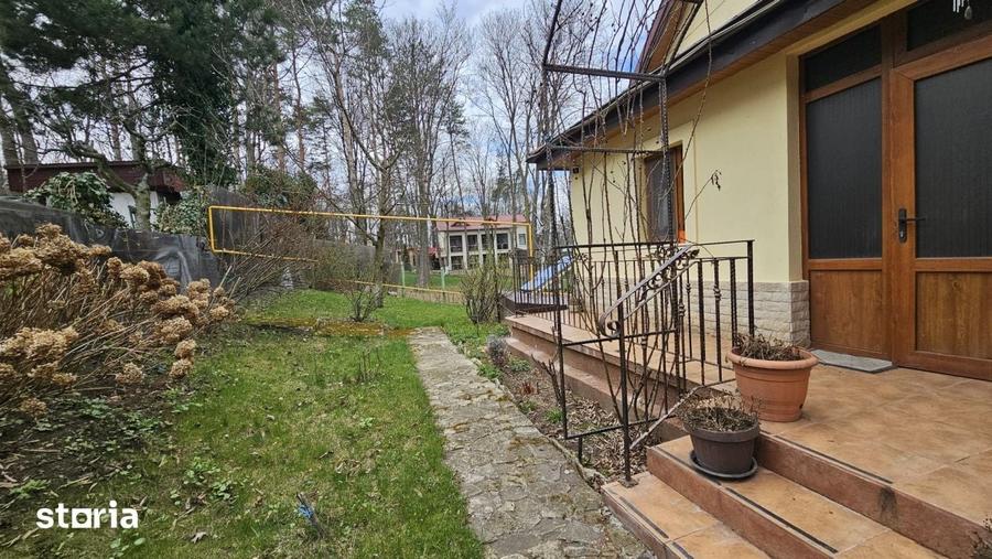 Casă cu 5 camere cu Teren 950 Mp în Bucium