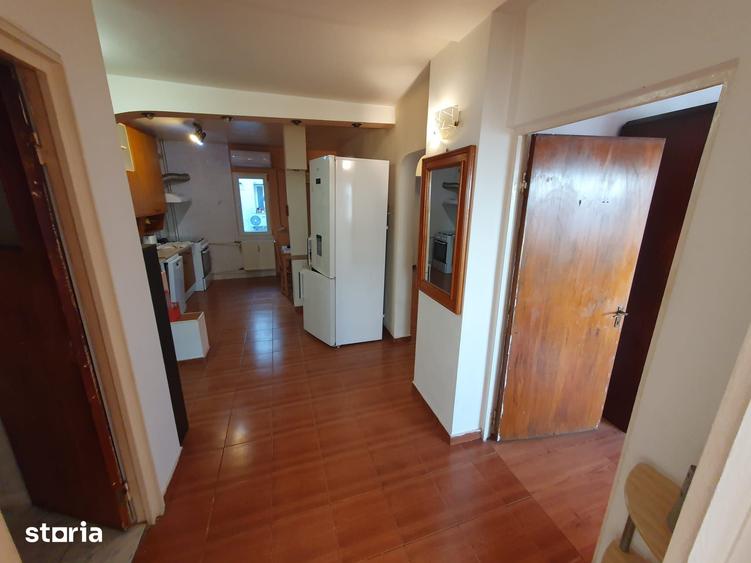Apartament cu 4 camere decomandat în Pantelimon