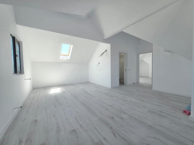 Casă individuală cu 5 camere cu Teren 460 Mp în Țegheș