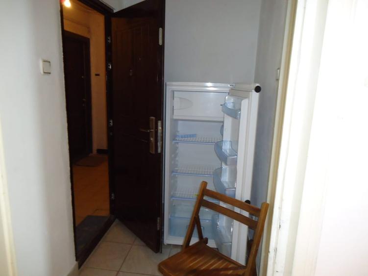 Garsonieră semidecomandată în Gara de Nord