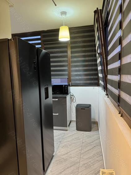 Apartament cu 3 camere decomandat în Roșu
