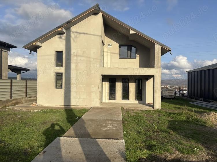 Casă cu 4 camere cu Teren 520 Mp în Central