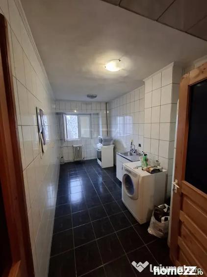 Apartament cu 3 camere decomandat în Lujerului