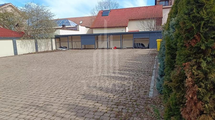 Casă cu Teren 50 Mp în Central