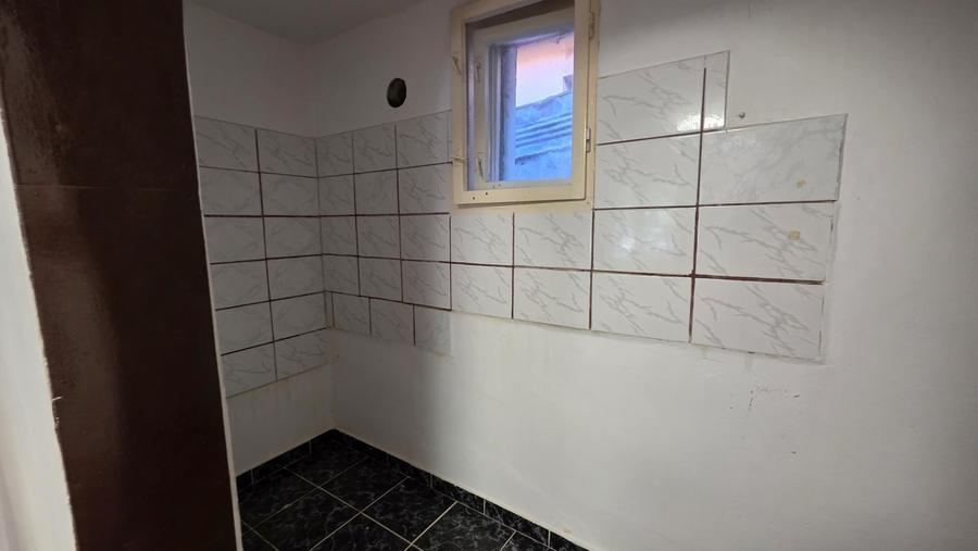 Casă individuală cu 4 camere cu Canalizare în Plopi