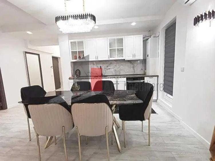 Apartament cu 3 camere decomandat în Politehnica