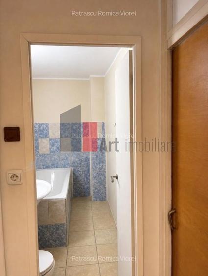 Apartament cu 4 camere decomandat în Sebastian