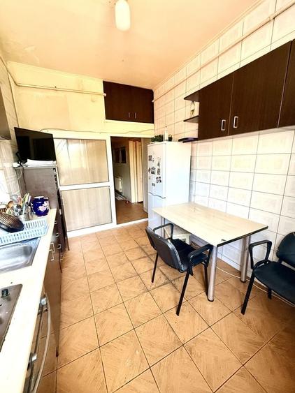 Apartament de vanzare 3 camere 75 mp | Necesita Renovare Completa | Etaj 1 | Metrou | Bloc reabilitat | Bucurestii Noi - 4