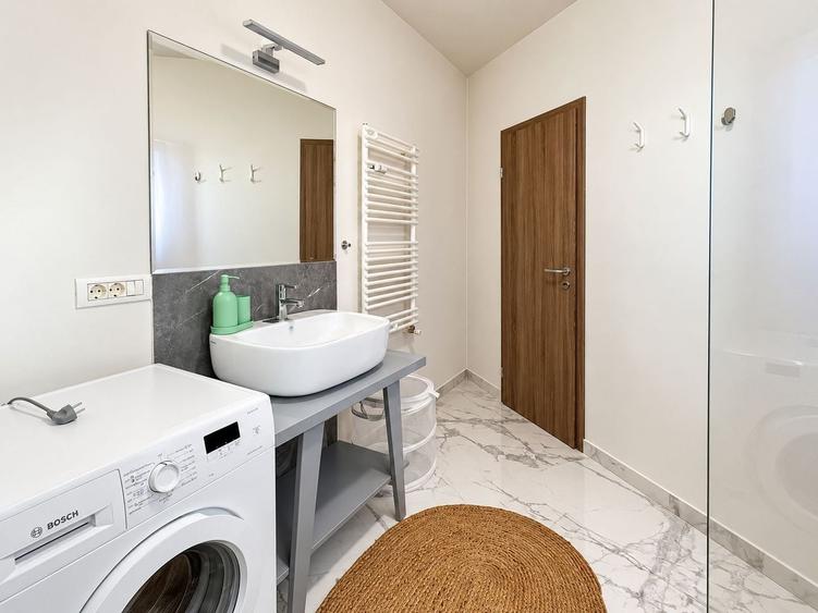 Apartament cu 2 camere semidecomandat, mobilat în Giroc