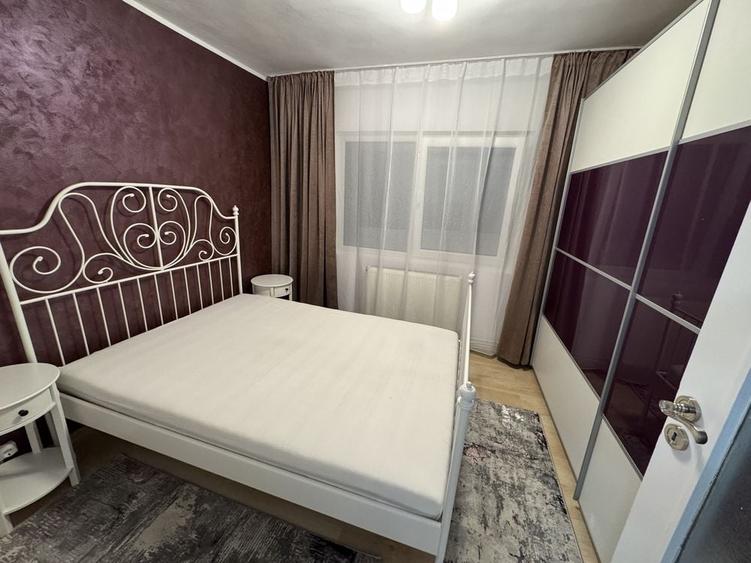 Apartament cu 4 camere decomandat în Central