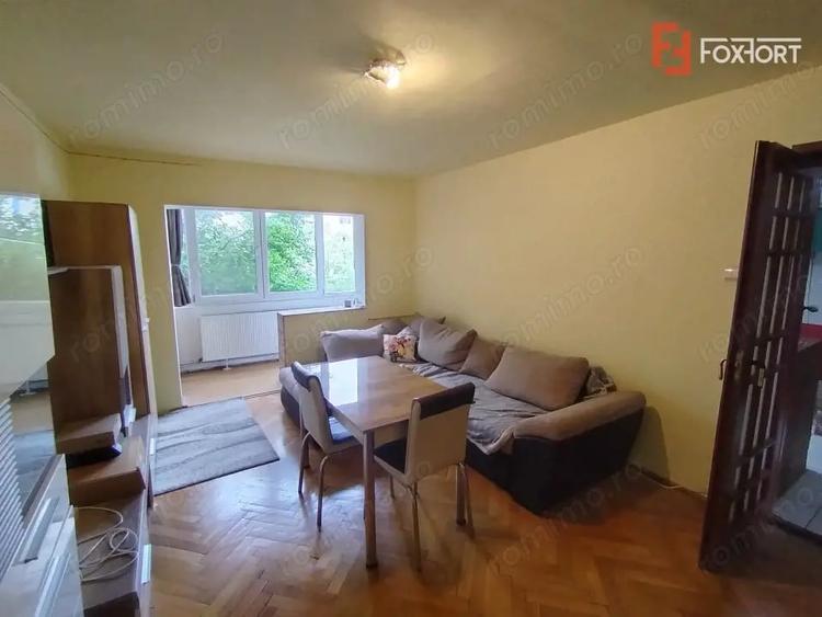 Apartament cu 3 camere decomandat în Soarelui