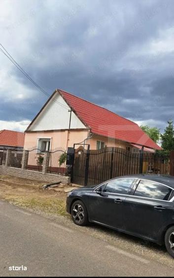 Casă cu 3 camere cu Teren 952 Mp în Paleu