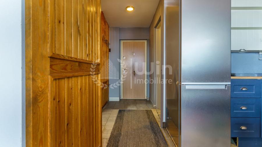 Apartament cu 3 camere semidecomandat, mobilat în Borhanci