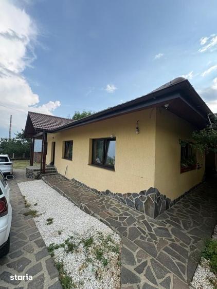 Casă cu 4 camere cu Teren 1000 Mp în Ferneziu