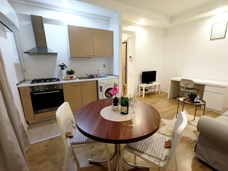 Apartament cu 2 camere decomandat în Pipera