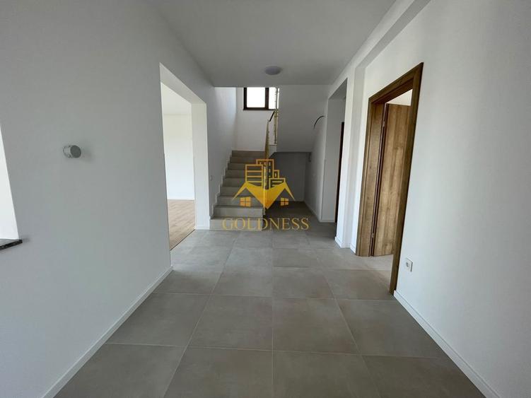 Casă individuală cu 4 camere cu Canalizare în Sălicea