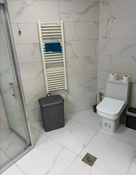 Garsonieră decomandată în Gorjului