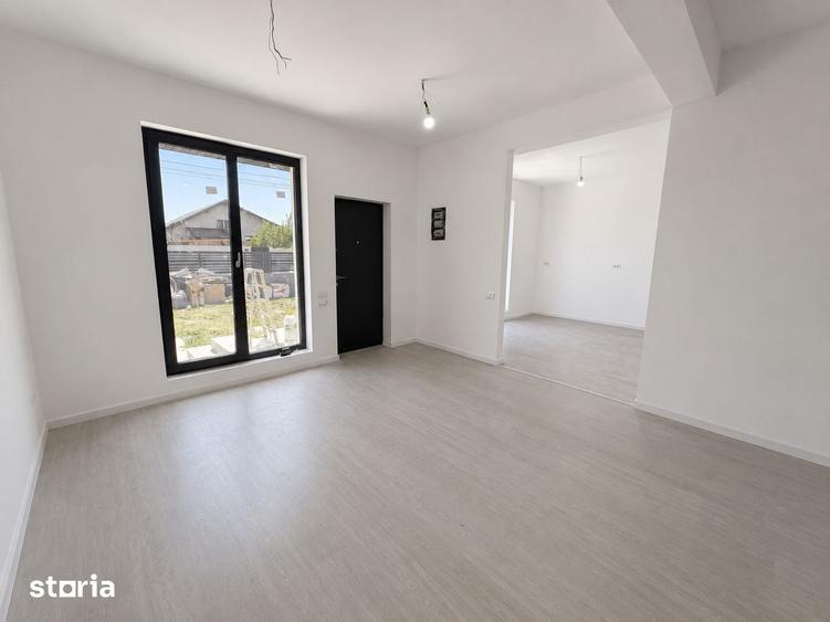 Casă cu 4 camere cu Teren 330 Mp în Crevedia