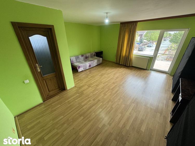 Casă cu 4 camere cu Canalizare în Sud