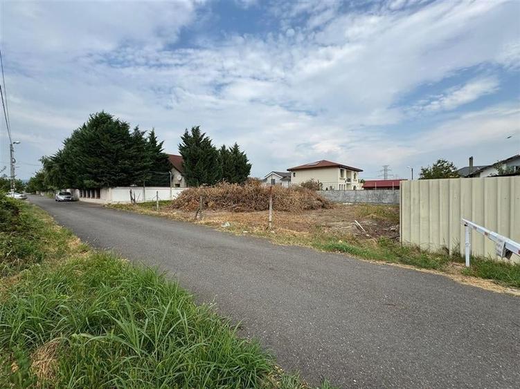 Teren Construcții intravilan de 850 mp, în Vest