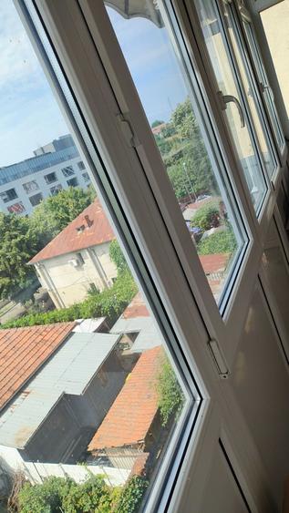 Apartament cu 2 camere decomandat în Calea București