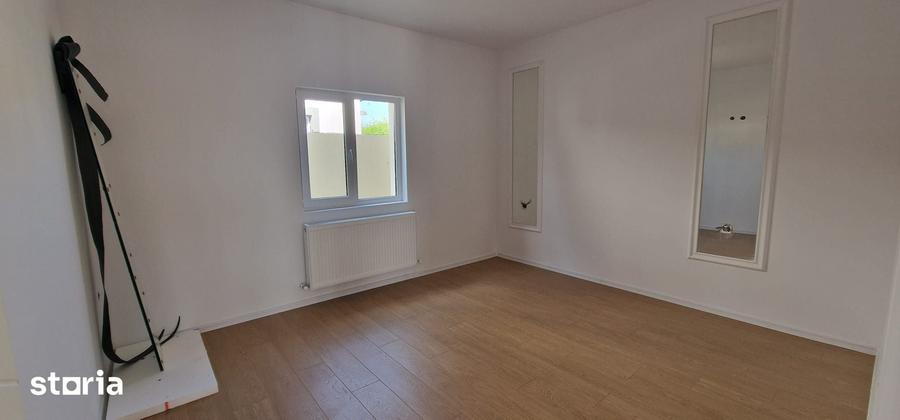 Casă cu 4 camere cu Teren 280 Mp în Lumina