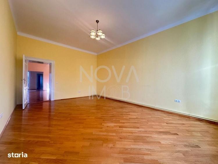 Apartament cu 4 camere în Central