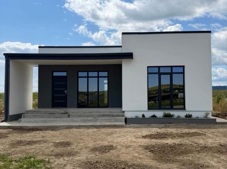Casă individuală cu 3 camere cu Teren 400 Mp în Dumbrava Roșie