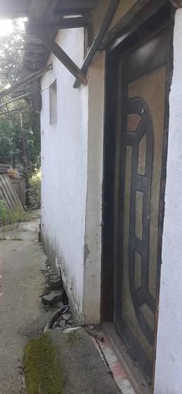 Casă cu Teren 1065 Mp în Domnești