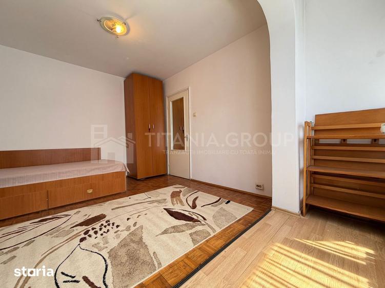 Apartament cu 3 camere semidecomandat în Astra