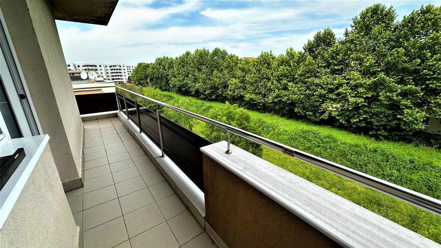 Apartament cu 2 camere semidecomandat, mobilat în Băneasa