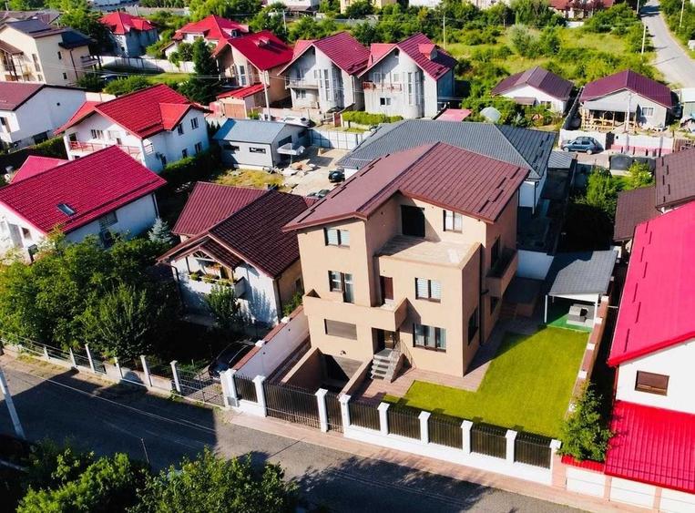 Casă cu 4 camere în Domnești