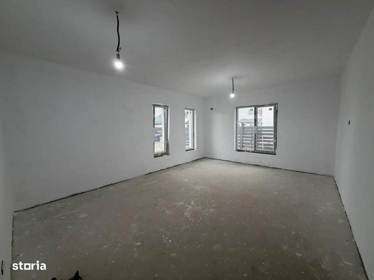 Casă cu 4 camere în Central