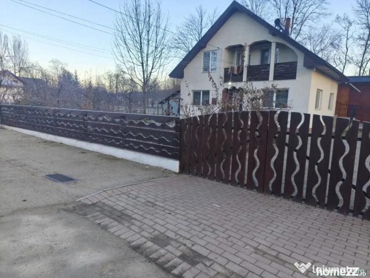 Casă cu 5 camere cu Teren 1000 Mp în Grămești