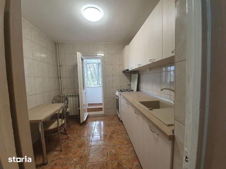 Apartament cu 3 camere decomandat în 9 Mai