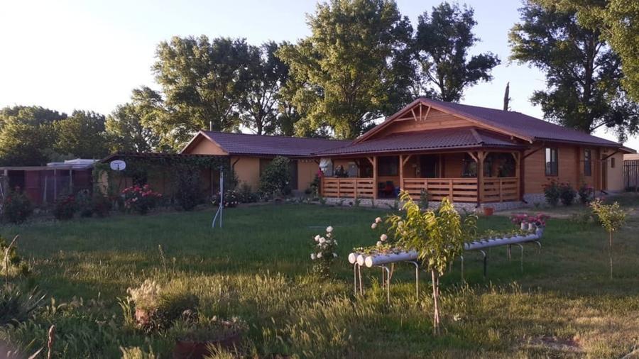 Casă individuală cu 3 camere cu Garaj în Horia
