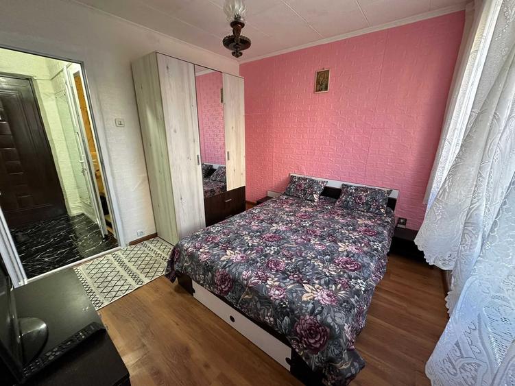 Apartament cu 2 camere decomandat în Tei