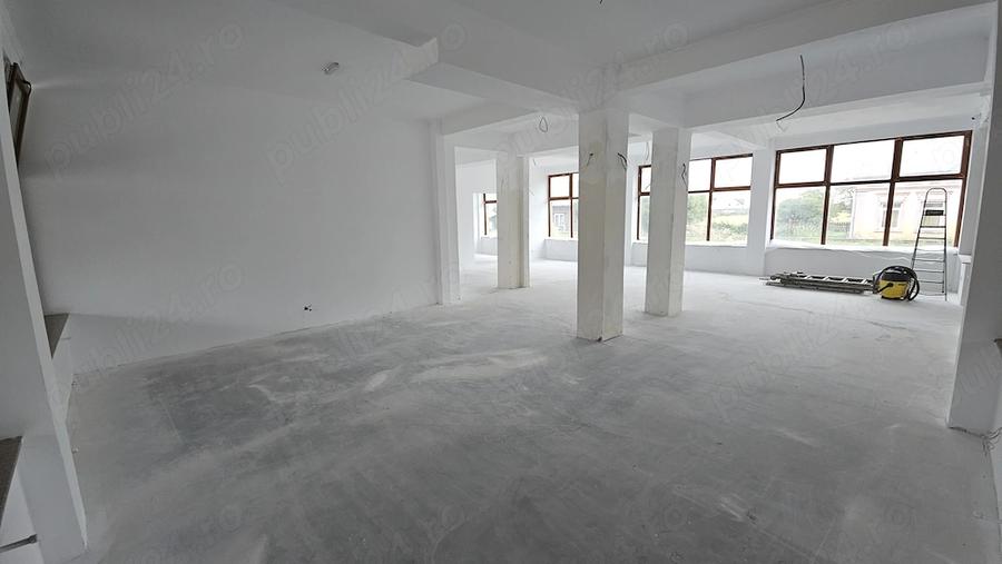 Spațiu comercial, de 200 mp, în Central