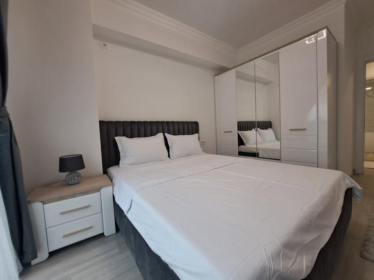 Apartament cu 3 camere decomandat, mobilat în Energia