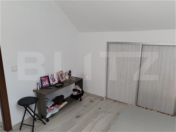 Apartament cu 2 camere semidecomandat, mobilat în Florești