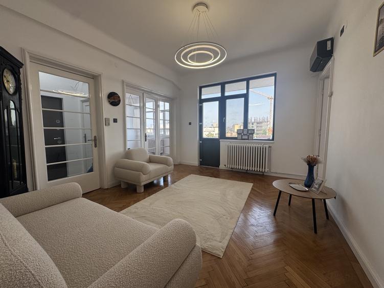 Apartament cu 3 camere semidecomandat în Rosetti