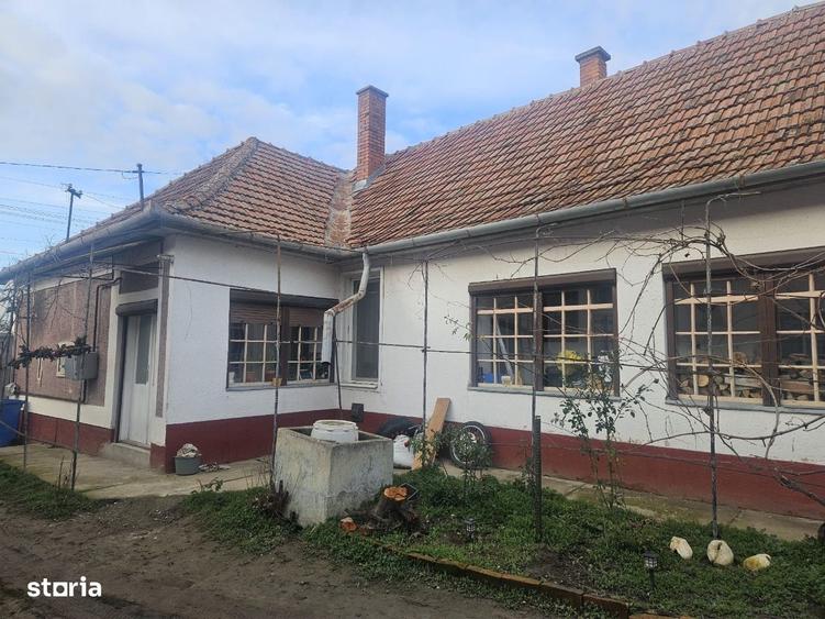Casă cu 3 camere în Borș