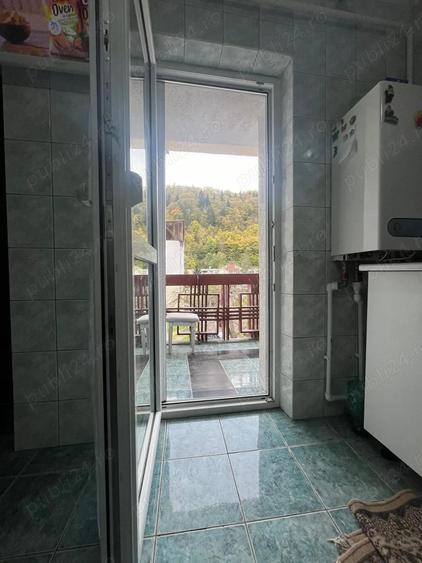 Vand apartament 3 camere spa?ios in Slanic Moldova la poala muntelui - 5
