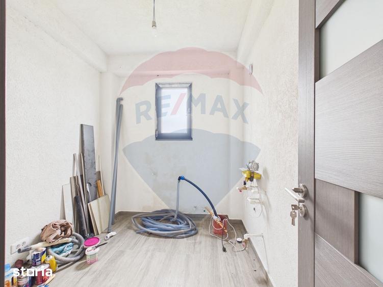 Casă cu 5 camere cu Teren 559 Mp în Crevedia