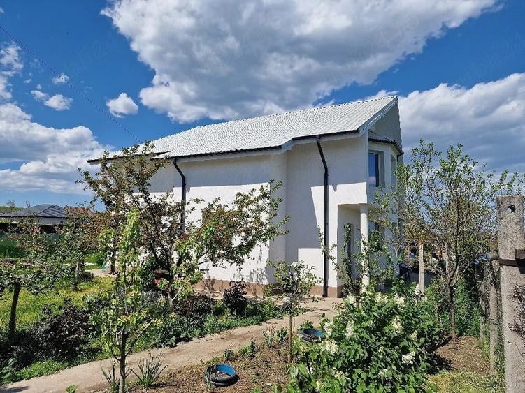 Casă cu Teren 900 Mp în Tătarca